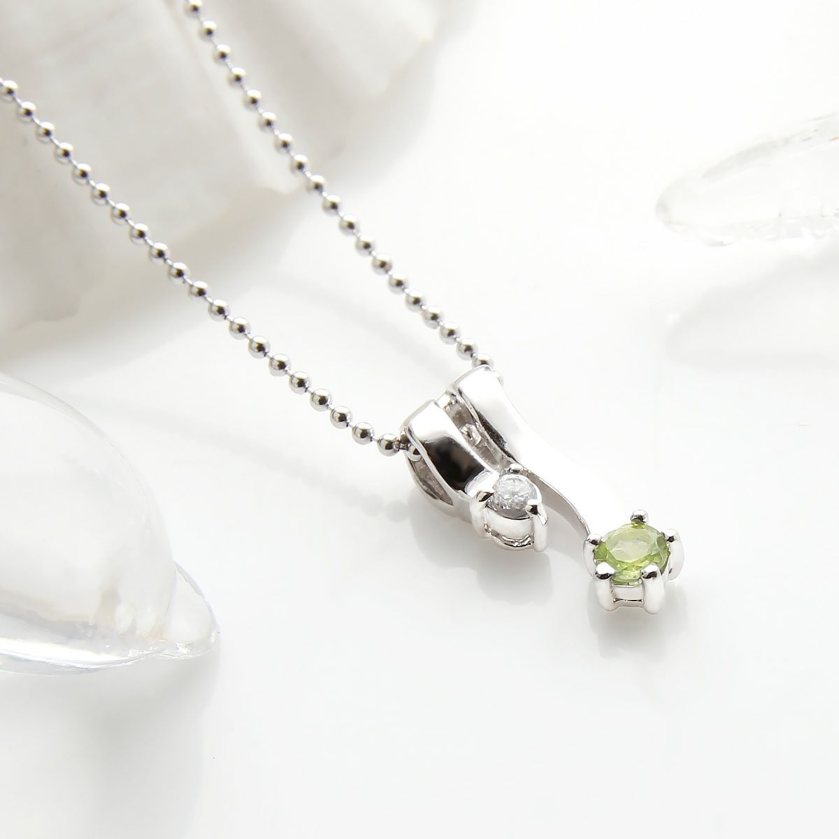 【値下】  バースペンダント ネックレス 8月 楽天市場】月猫ネックレス 8月誕生石 ペリドット猫ペンダント 猫