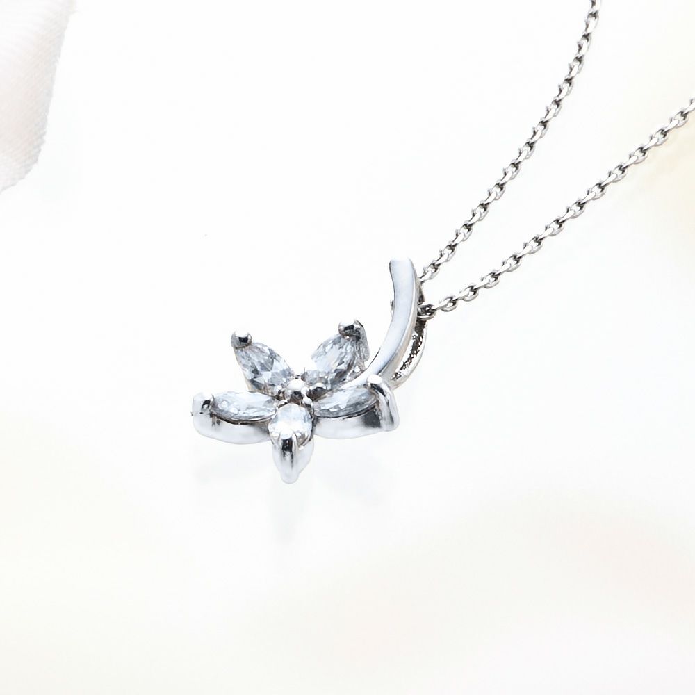 SVR925★ダイヤモンドCzフラワーネックレス