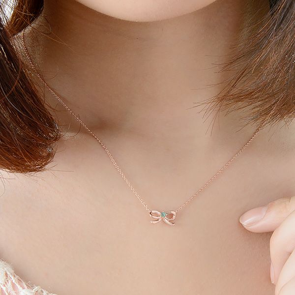 5月誕生石エメラルド★SVR925リボンネックレス